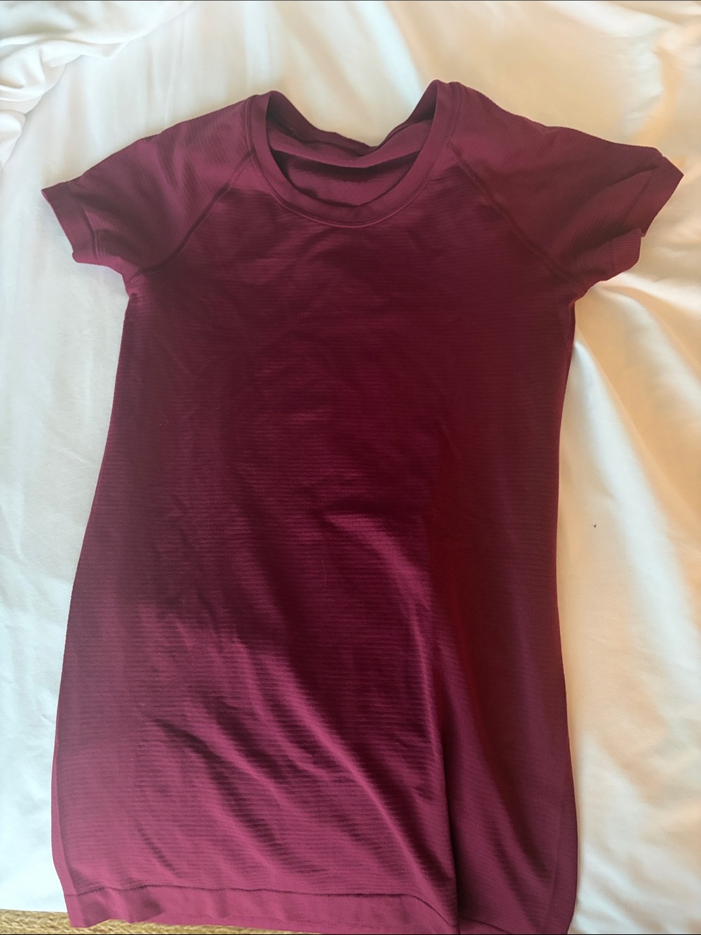 lululemon athletica Swiftly tech in Burgundy SIZE 4